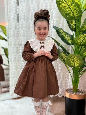 kahverengi fiyonk detaylı elbise